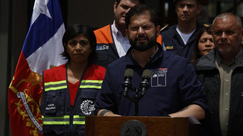 Boric confirma 64 muertes por incendios forestales y dice que cifra de fallecidos "va a crecer significativamente"