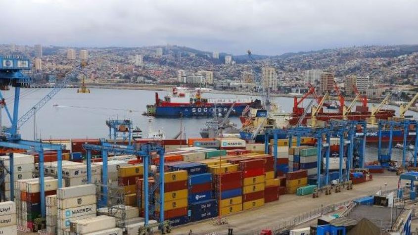 Nadie lo mueve: China fue el principal socio comercial de Chile en 2023 pese a caída de exportaciones