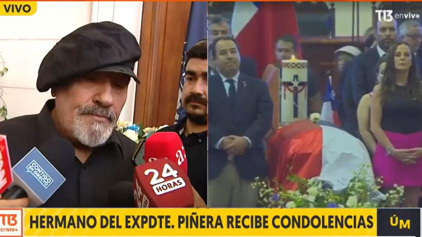  "El dolor es muy fuerte": Un emocionado Miguel 'Negro' Piñera llegó al ex Congreso para el velorio de su hermano