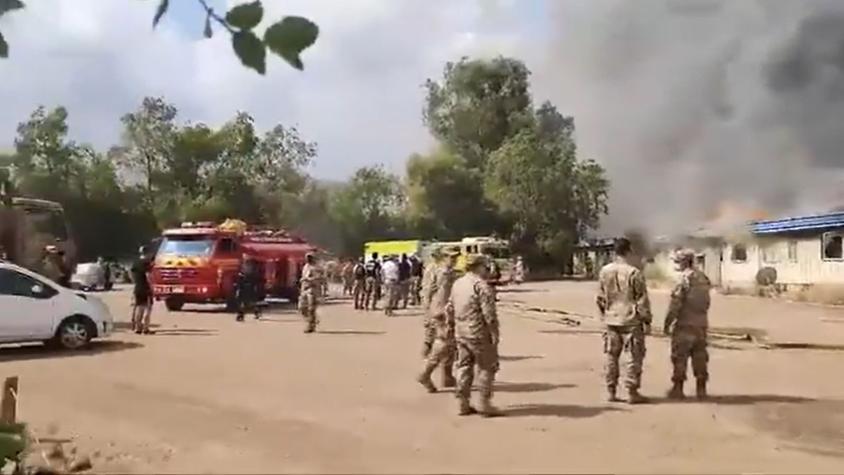 Reportan incendio al interior de dependencias del Ejército en Colina