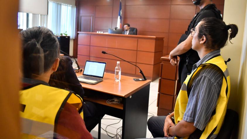 “Ahora que caigan los verdaderos peces gordos”: Oposición ante salida de prisión de Andrade y Contreras en Caso Democracia Viva “Ahora que caigan los verdaderos peces gordos”: Oposición ante salida de prisión de Andrade y Contreras en Caso Democracia Viva
