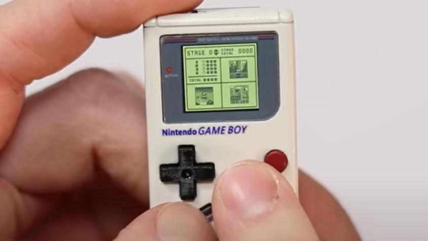 Youtuber descubre y compra la Game Boy funcional más diminuta del mundo