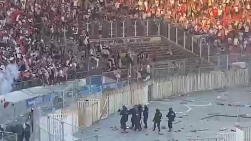 Incidentes en Colo Colo vs Huachipato: Hinchas destruyen tablas de memorial de DD.DD de Estadio Nacional Incidentes en Colo Colo vs Huachipato: Hinchas destruyen tablas de memorial de DD.DD de Estadio Nacional