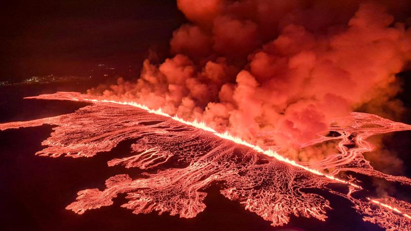 Volcán en Islandia entra en erupción por cuarta vez en tres meses 