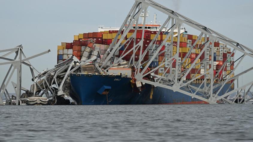 Permitió salvar vidas: La maniobra que realizó embarcación antes de chocar con puente en Baltimore 