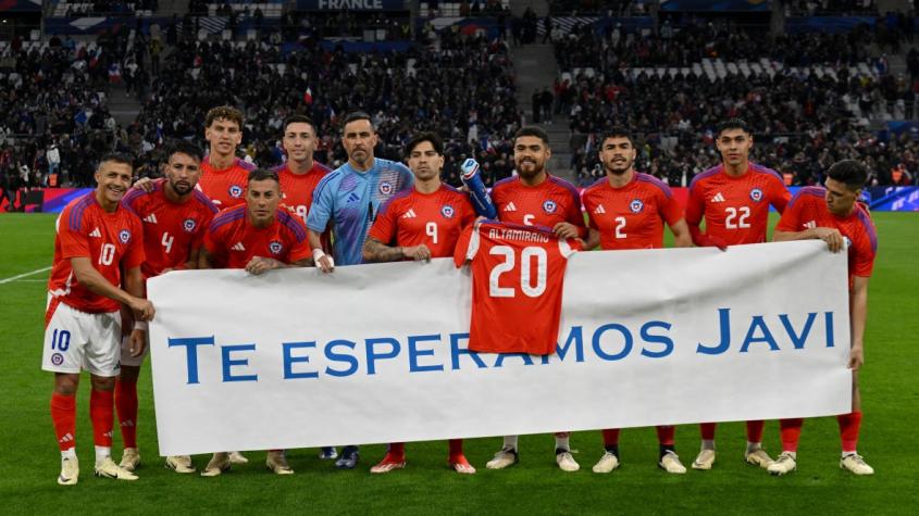 “Te esperamos, Javi”: El emotivo gesto de La Roja a Javier Altamirano en el partido ante Francia