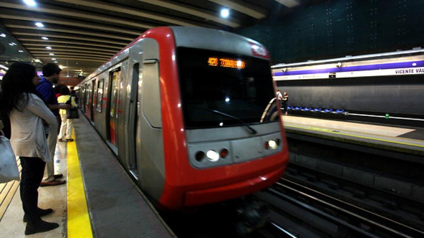 Metro de Santiago informó suspensión de ruta expresa en toda la Línea 4