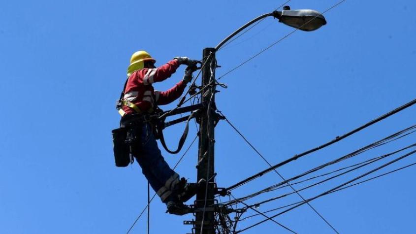 Corte de luz se registra en Ñuñoa y Providencia: Hay más de 6 mil clientes afectados