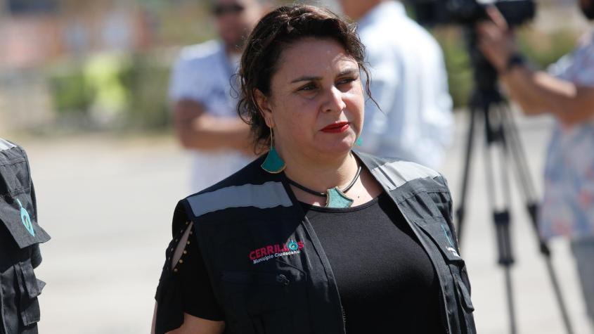 Alcaldesa de Cerrillos afirma que recibió amenazas tras balacera en el campamento “Nuevo Amanecer”