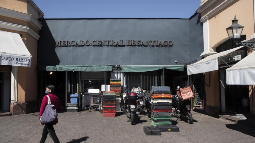 Dramático deterioro del barrio del Mercado Central: hay una decena de locales en arriendo 