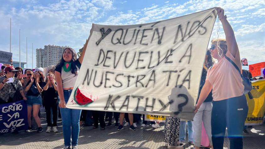 Cerca de 8 mil docentes desertan al año: las alarmantes cifras sobre agresiones a profesores en Chile