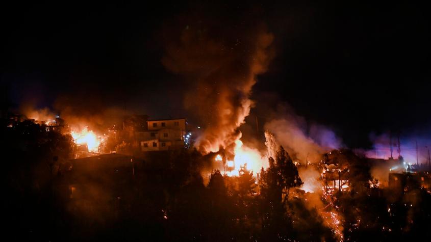 Incendios en Valparaíso: dos menores de edad fallecidos