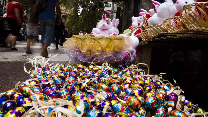 ¿Peligra el conejo de Pascua?: Huevitos están más caros por alza del cacao