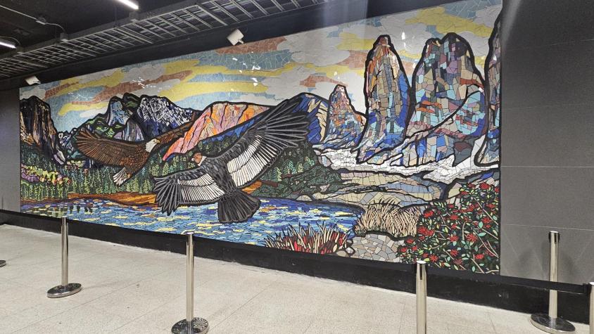 Metro y embajada de EEUU inauguran mural conmemorativo "Alas de Amistad": así luce en la nueva tarjeta bip!