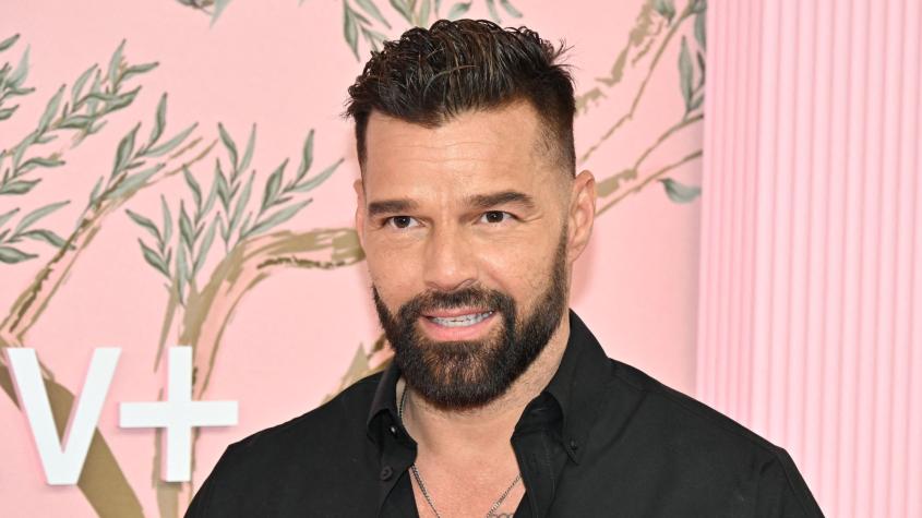 Mellizos de Ricky Martin ya son adolescentes: cantante llegó con sus hijos de 15 años a importante alfombra roja