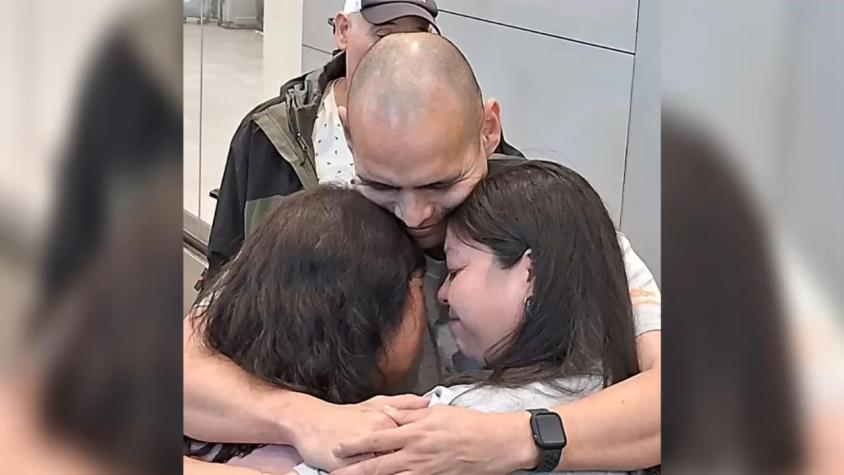 Hermanos adoptados irregularmente en dictadura viajaron a Chile desde EE.UU. para encontrarse con su madre biológica