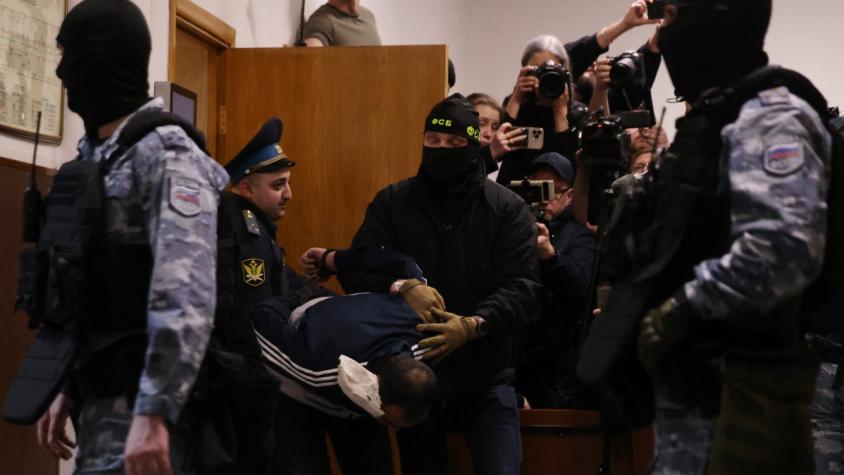 Cuatro sospechosos del atentado de Moscú quedan en prisión preventiva