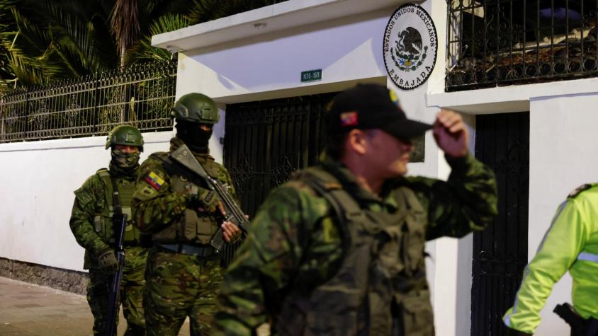 Ecuador defiende asalto a Embajada de México en Quito y acusa "abuso de las inmunidades y privilegios"