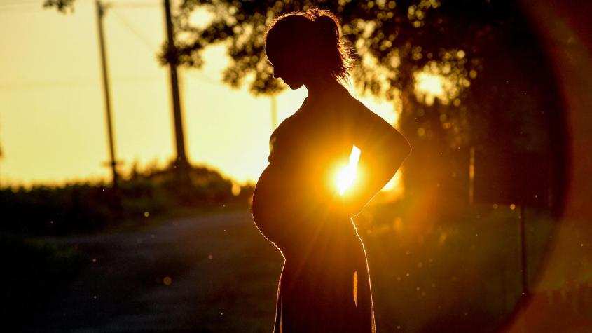 El dilema de muchas madres y padres primerizos: ¿Se puede tener relaciones sexuales en el embarazo?