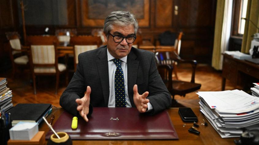 Ministro Marcel asegura que Chile volverá a ser el mayor productor de litio