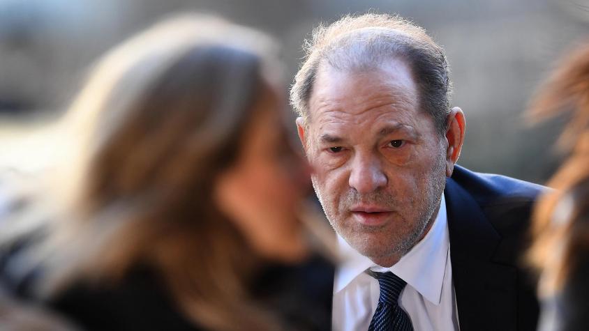 Corte de Nueva York anula condena por delito sexual a exproductor Harvey Weinstein