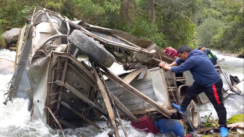 25 muertos y una caída de 200 metros: Los detalles del fatal accidente en Perú