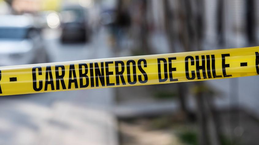 Le dispararon desde un auto: Hombre se encuentra grave tras ataque en Santiago