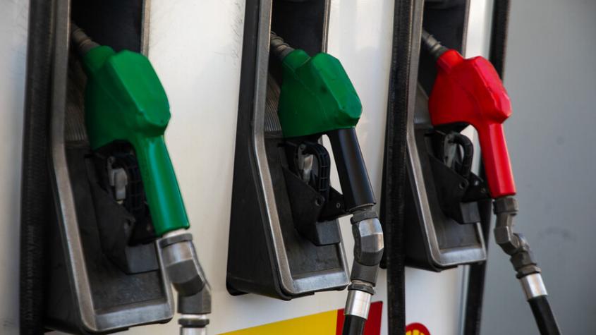Ante alza en precios de las bencinas: 5 consejos para ahorrar en combustible y mantener bien nuestro auto