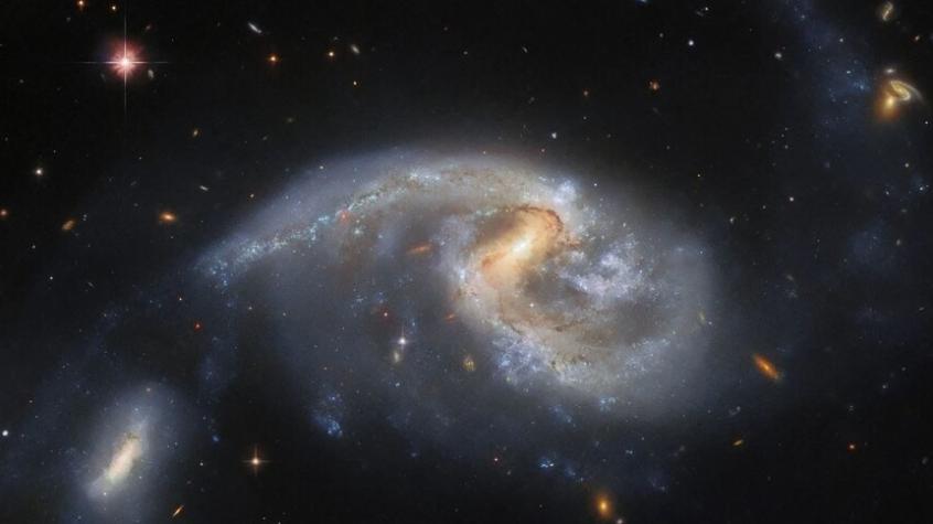 Hubble capta dos galaxias separadas por "solo" 40.000 años luz