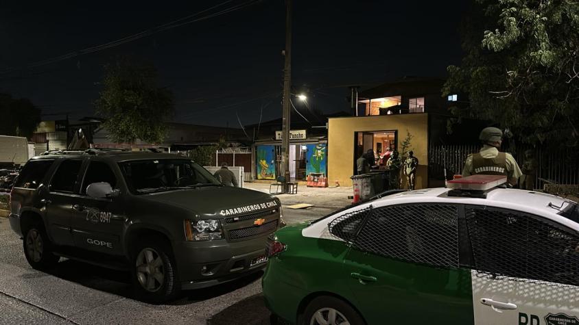 Su fachada era un local de comida mexicana: Desbaratan casino clandestino en Peñalolén 