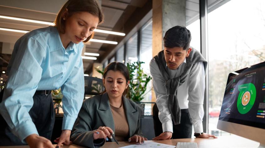 Tres emprendedores entregan consejos "de oro" para tener éxito en un negocio 