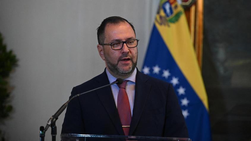 Canciller de Venezuela dice que prestarán “colaboración absoluta” tras solicitud de Chile por crimen de Ojeda