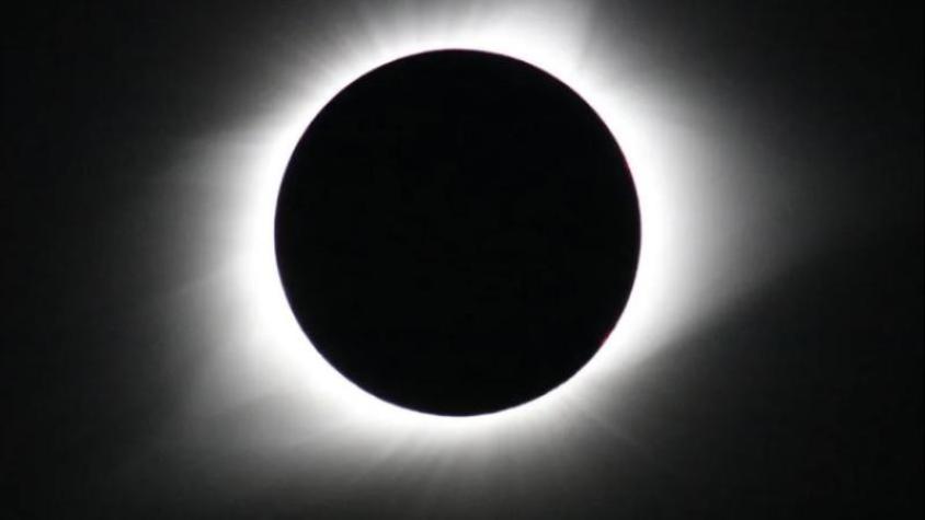 Así puedes ver desde Chile el eclipse solar total de HOY