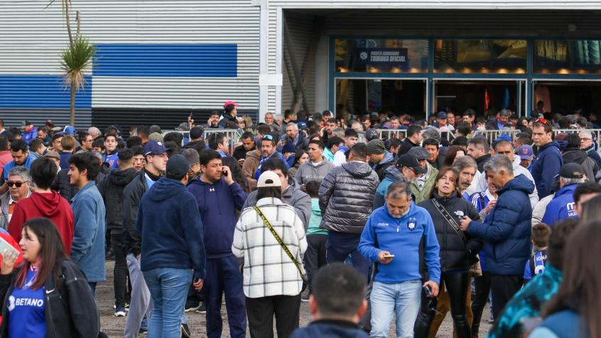 Evacúan por aviso de bomba Estadio CAP en medio de partido entre Huachipato y la "U"