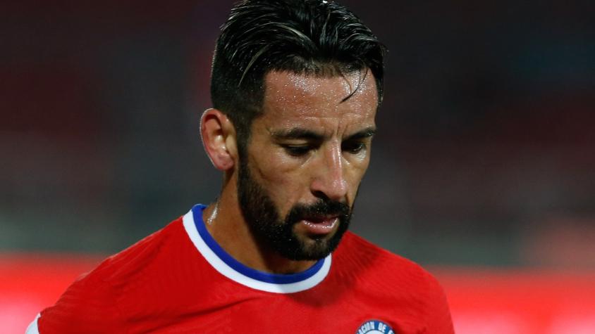 "Es muy difícil escribir...": La dura pérdida familiar que enluta a Mauricio Isla