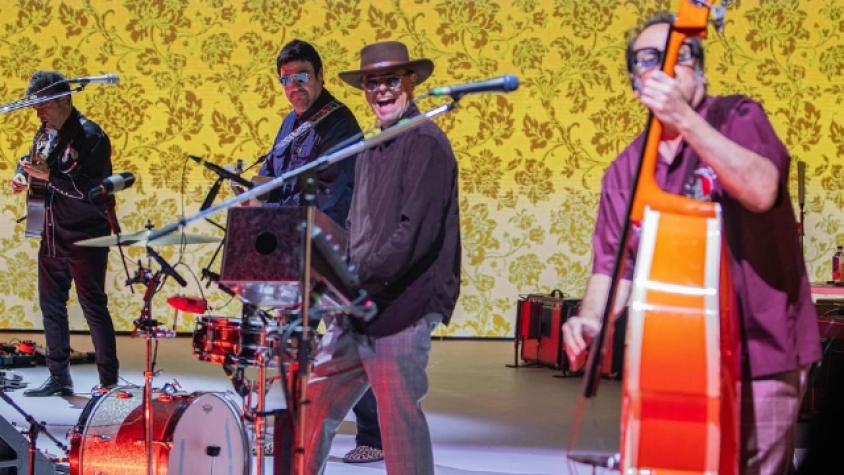 Los Tres inicia su gira 'Revuelta' en Concepción con más de 30 mil personas