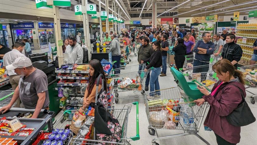 A qué hora cierran los supermercados este martes y miércoles por el feriado del 1 de mayo