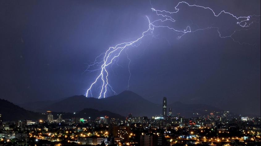 Meteorología anuncia posibles tormentas eléctricas en seis regiones del país