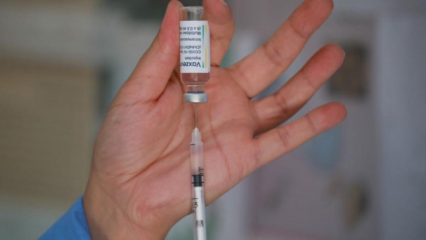 AstraZeneca retira de la venta su vacuna contra el covid-19 y dice que es por caída en la demanda