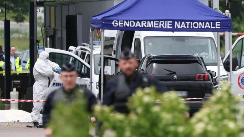 Un reo se fugó en Francia tras asalto a furgón penitenciario: Dejó al menos dos guardias muertos