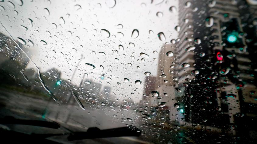 El simple truco para desempañar parabrisas y vidrios del auto sin sufrir con las lluvias y bajas temperaturas
