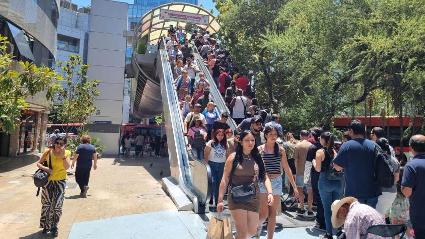 Feriado 21 de mayo: ¿Abrirán los malls este martes?