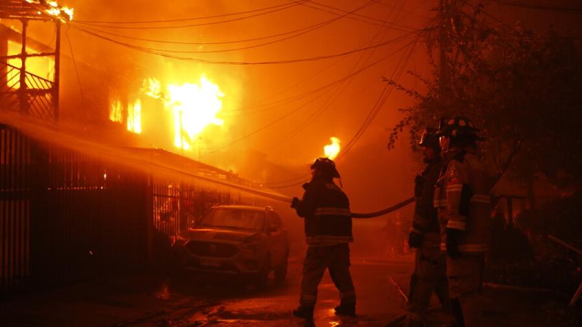 Bomberos de Valparaíso y detención de voluntario por presunta responsabilidad en megaincendios: "Estamos devastados"