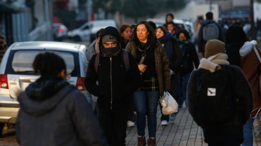 Ola de frío en Santiago: Así se presentarán las "bajísimas temperaturas" de esta semana en la zona central