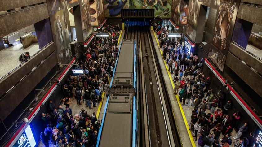 Metro de Santiago informa restablecimiento total del servicio de la Línea 1