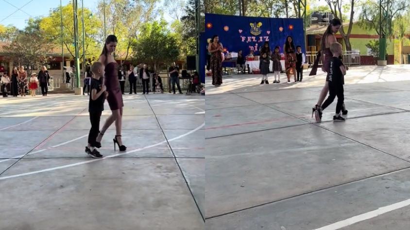 "No debería hacer eso": Mujer ganó Miss Mamá en el colegio de su hijo y su TikTok se llenó de críticas