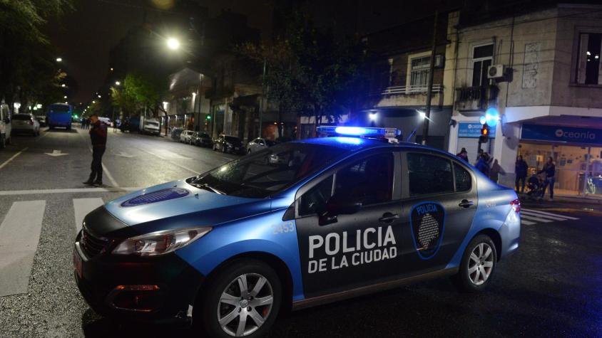 Dos chilenos detenidos tras persecución policial en Argentina: Conducían auto robado