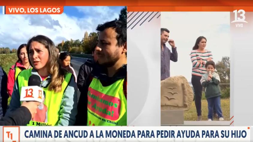 De Ancud a La Moneda: Madre lleva una semana caminando para pedir ayuda para su hijo 