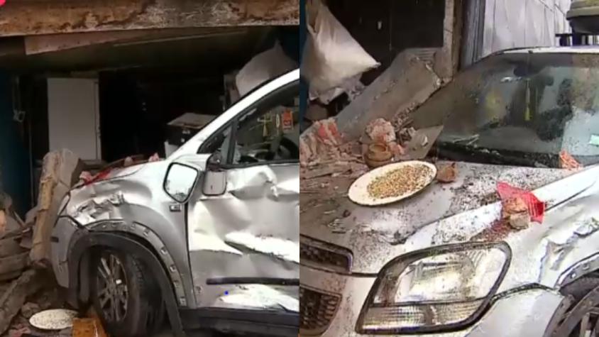 Choque múltiple en La Pintana: auto impactó contra una casa