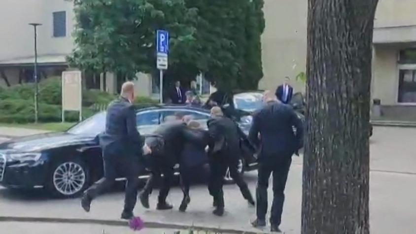 Sospechoso del atentado contra Robert Fico, primer ministro de Eslovaquia, llega al tribunal